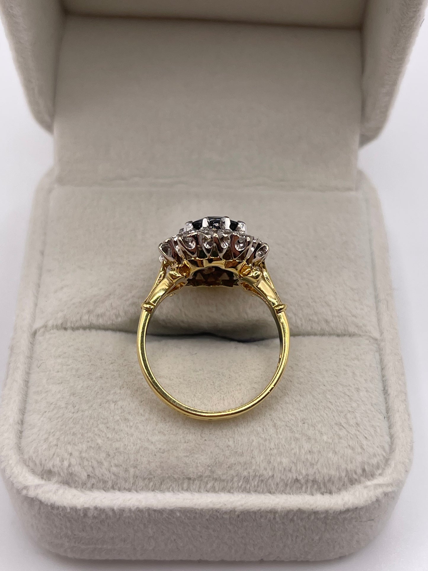 18ct gold sapphire and diamond ring