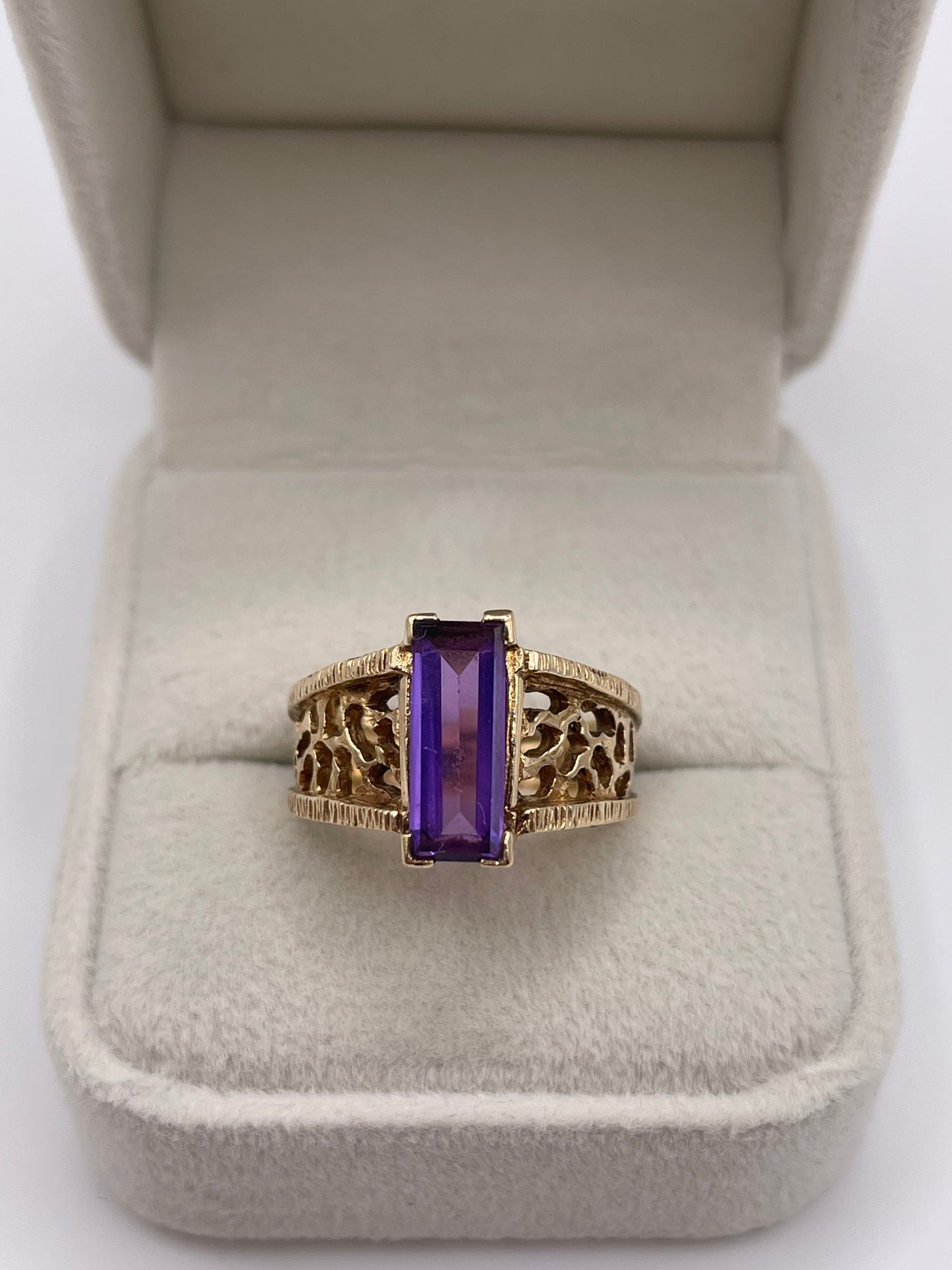 9ct gold amethyst ring