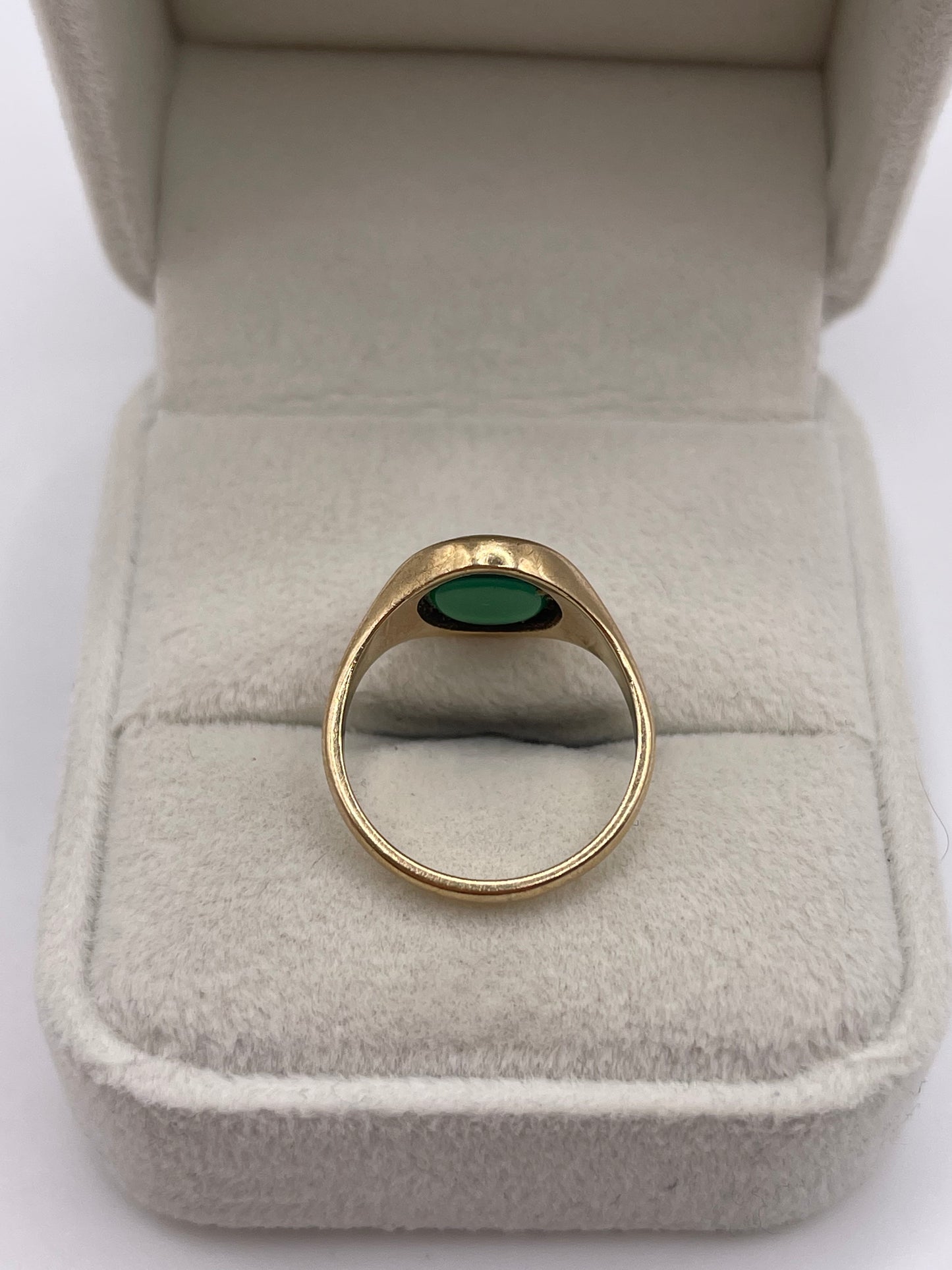 9ct gold chalcedony ring