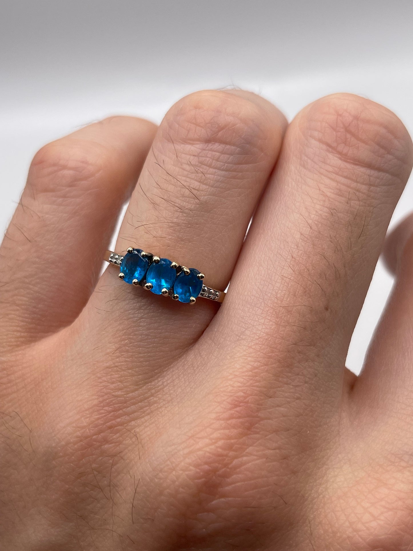9ct gold blue apatite and diamond ring