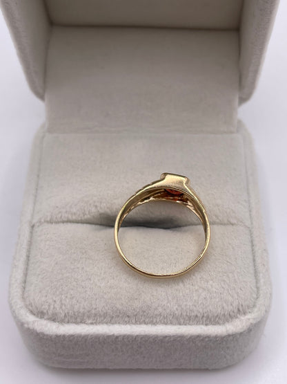 9ct gold garnet ring