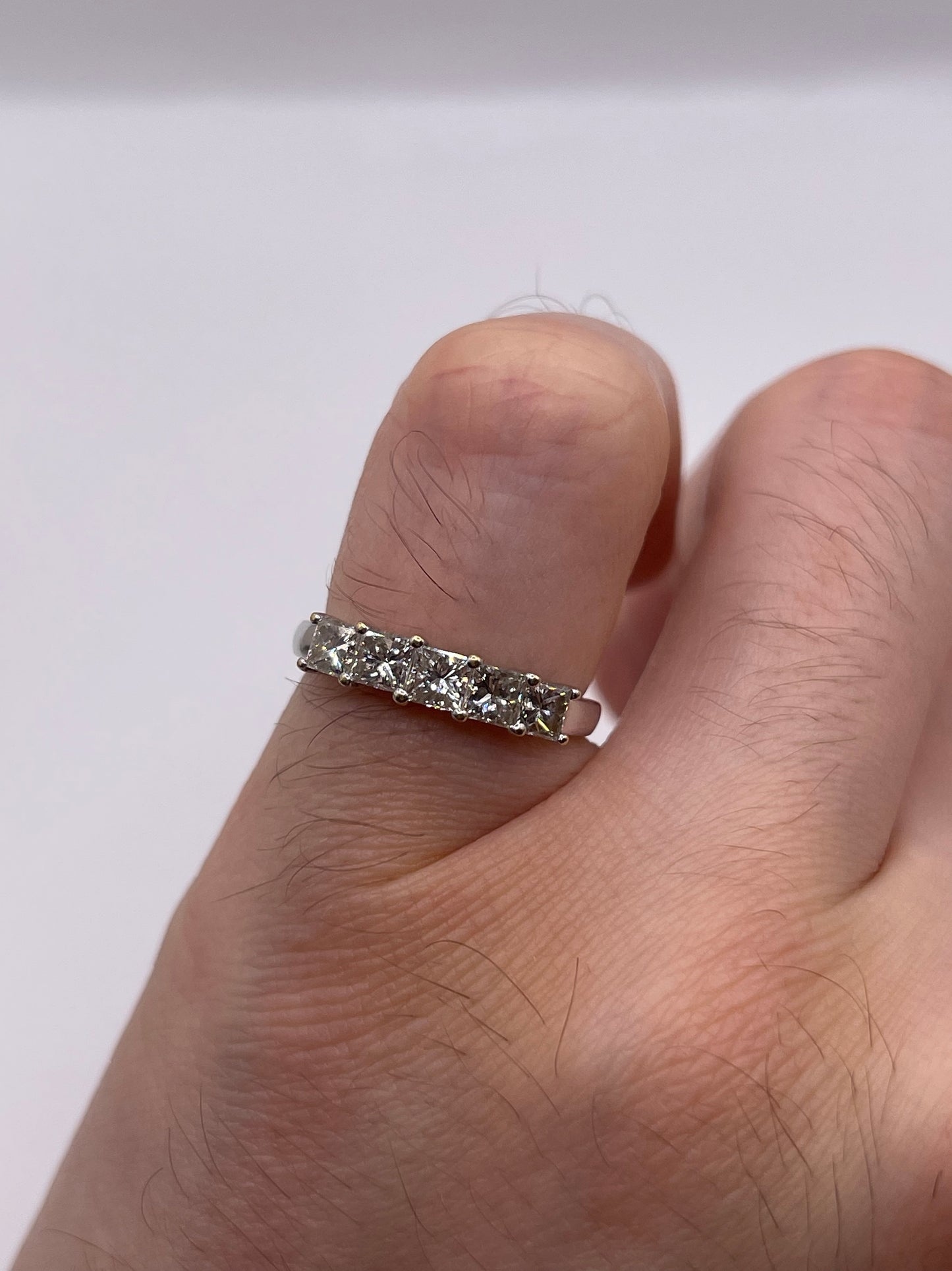 18ct white gold 1ct diamond ring