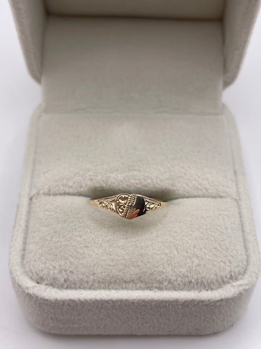 9ct gold signet ring