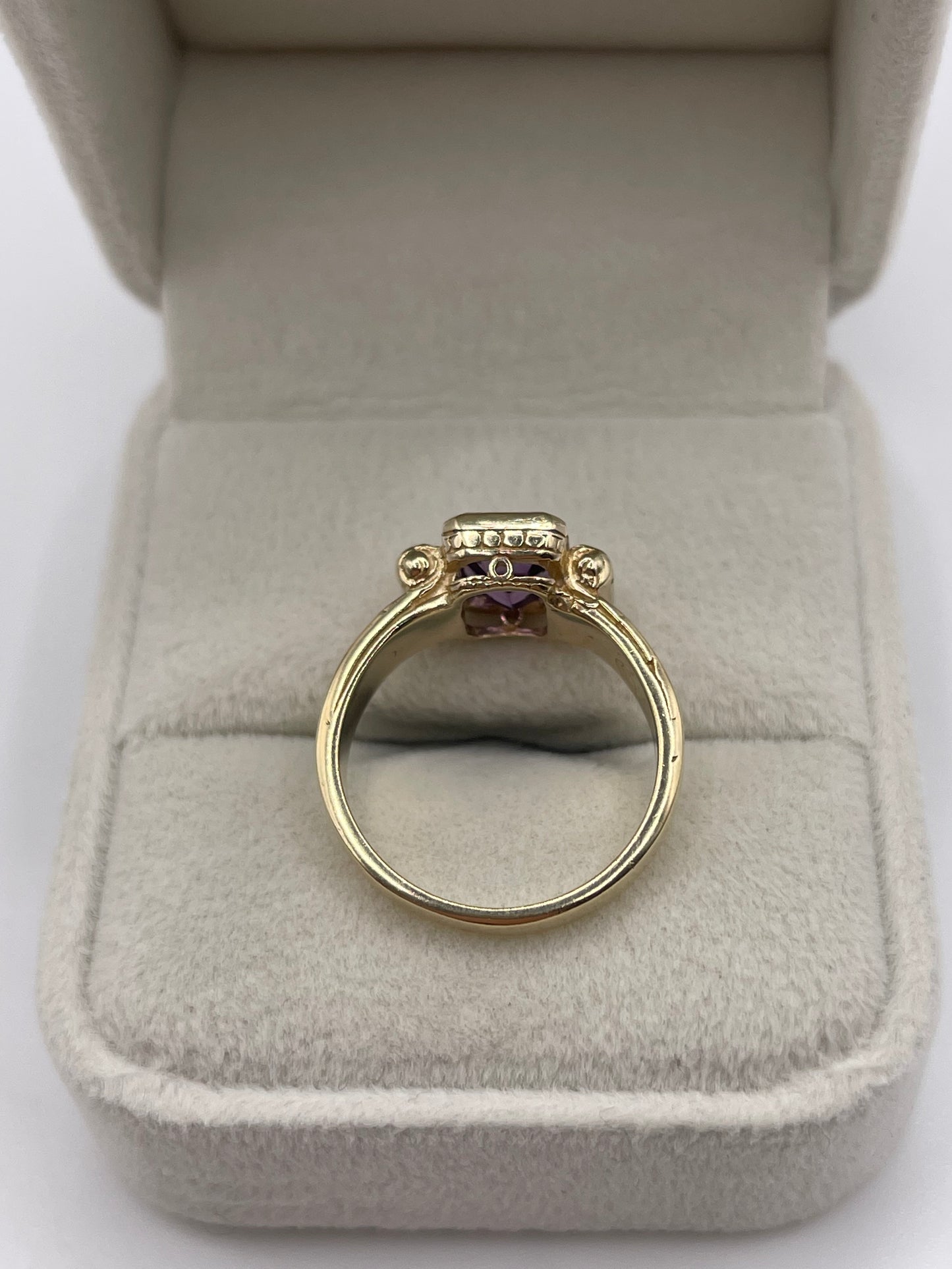 9ct gold amethyst ring