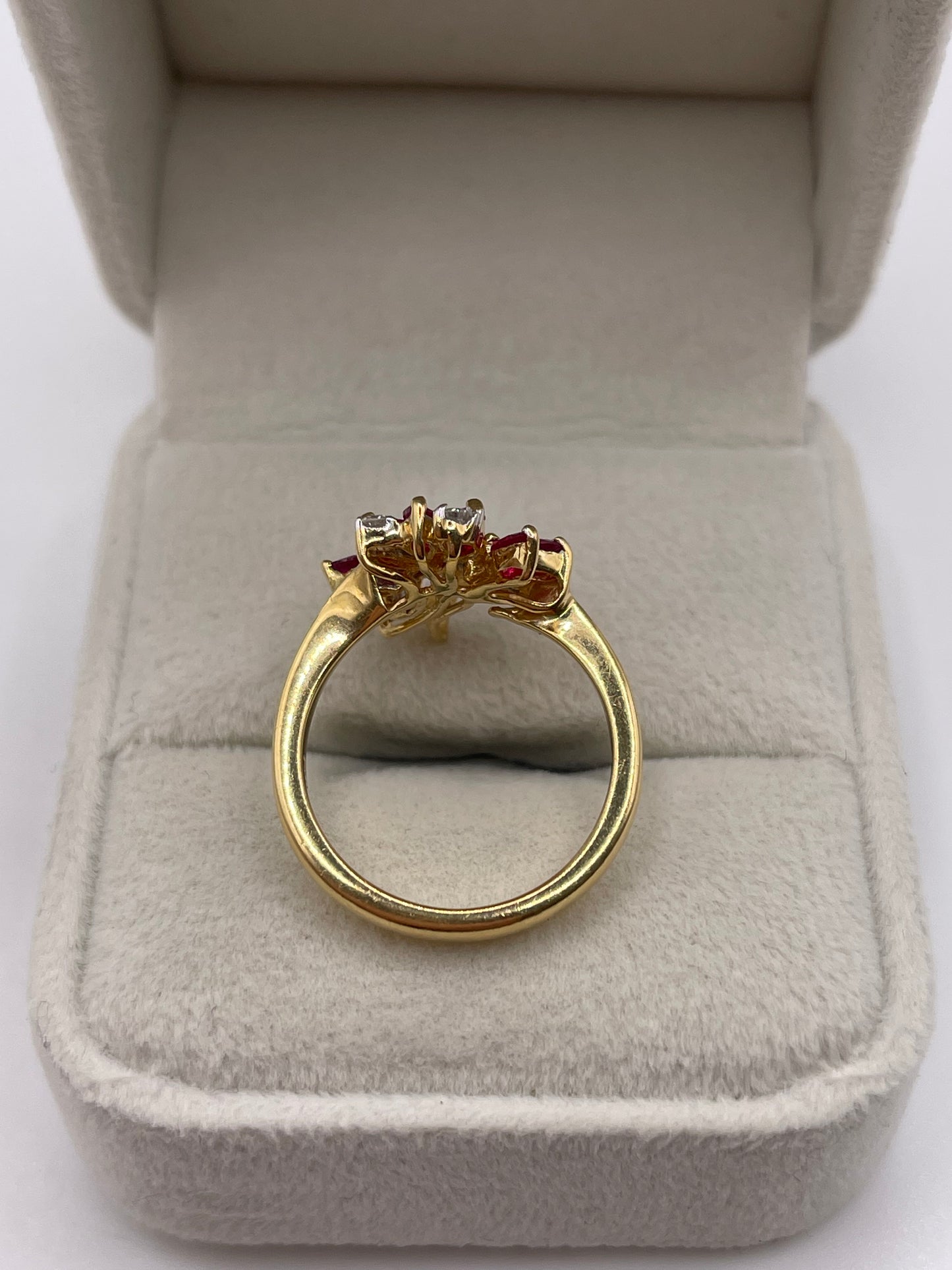 18ct gold ruby and diamond ring