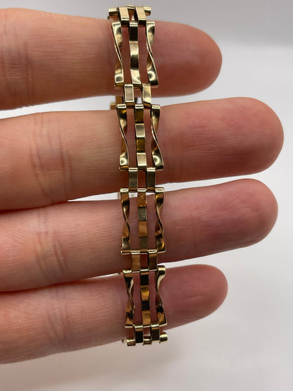 9ct gold padlock bracelet