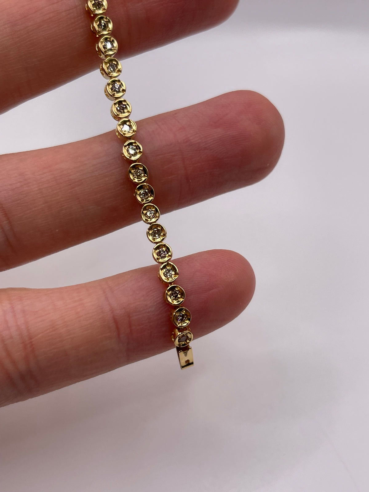 18ct gold 1ct diamond bracelet