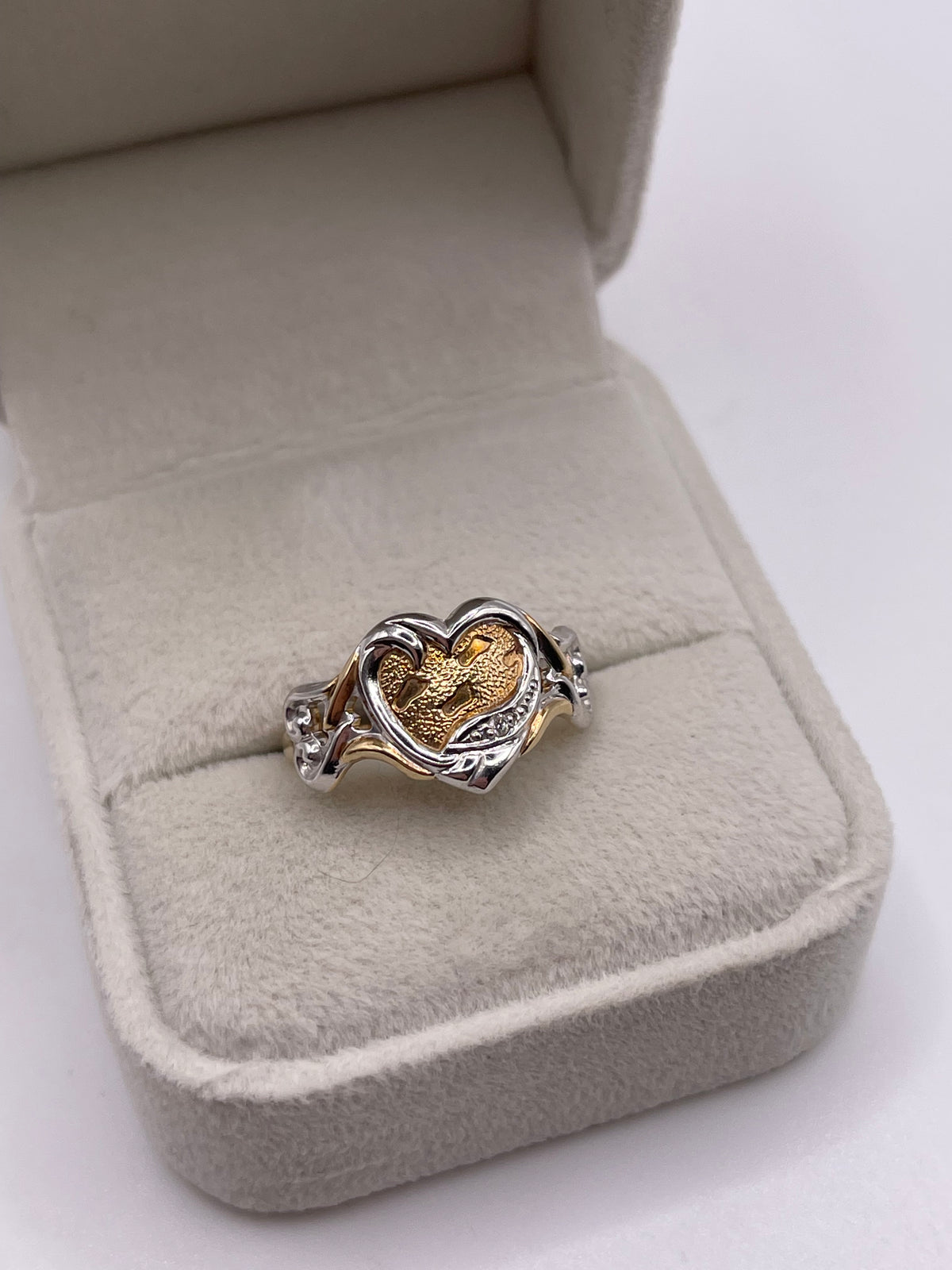 9ct gold diamond footprint ring