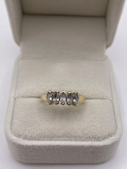9ct gold aquamarine ring