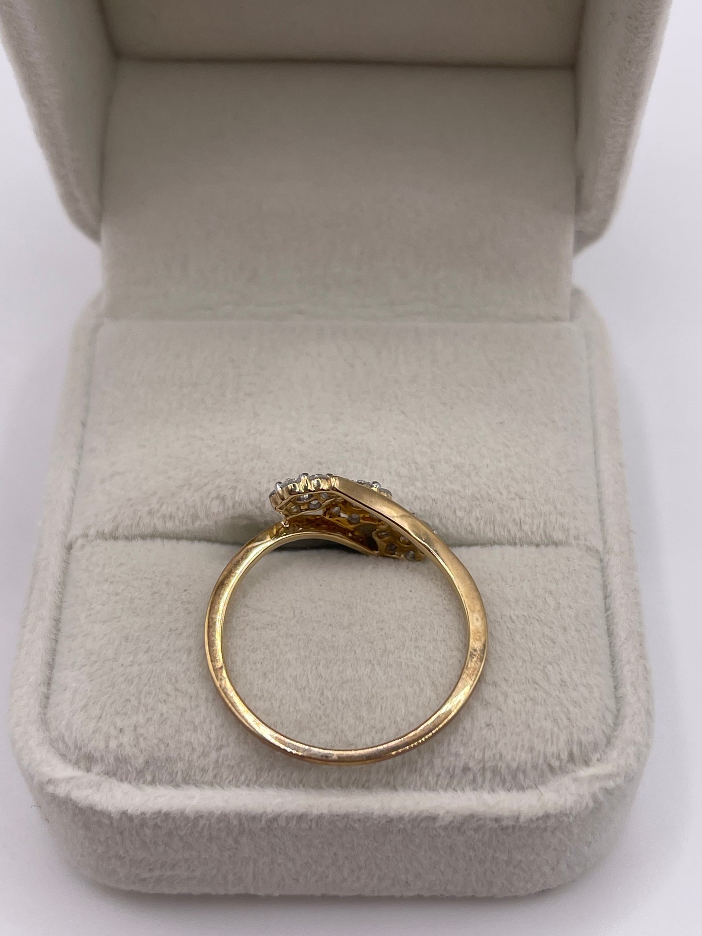9ct gold diamond cluster ring