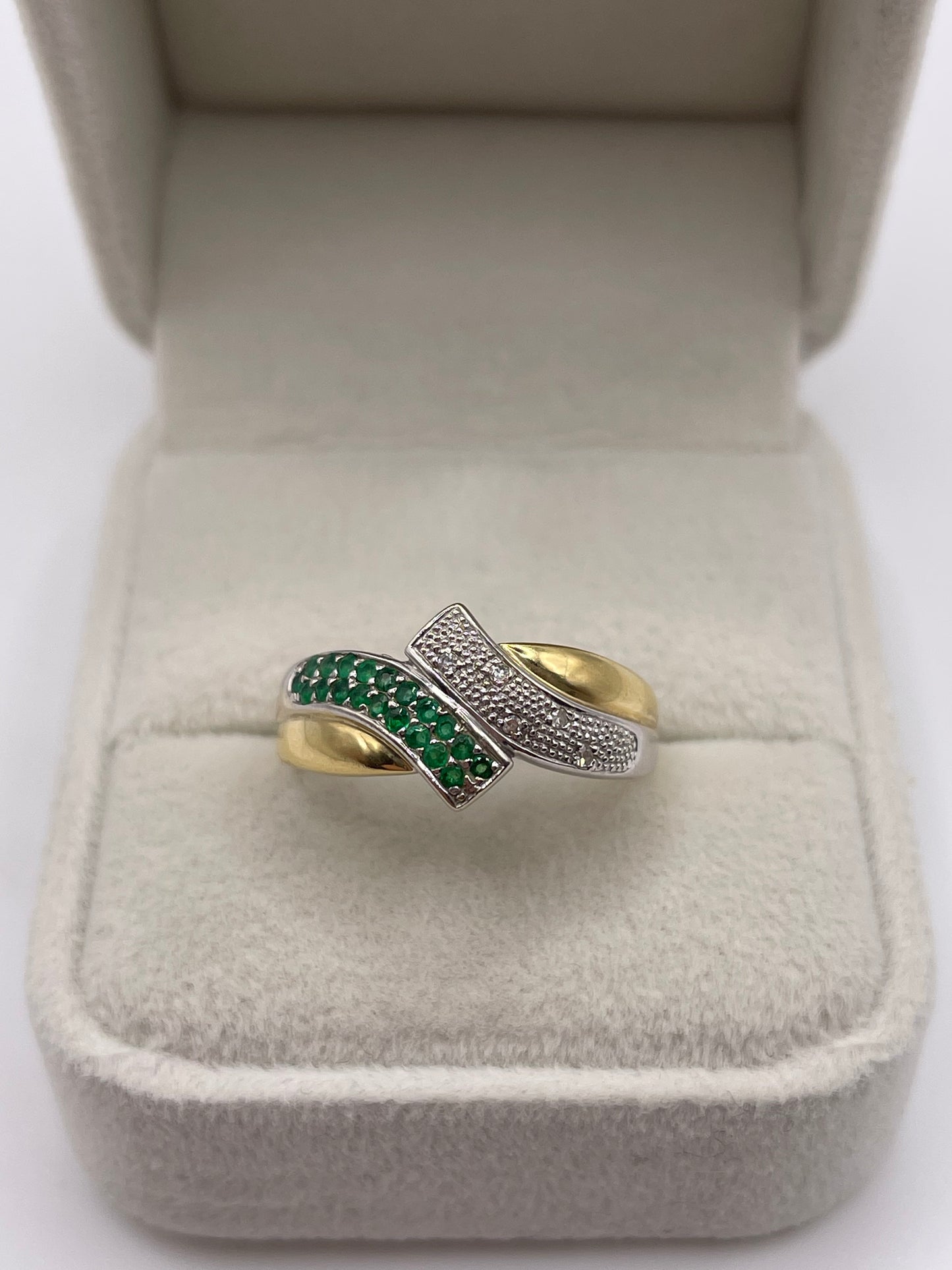 18ct gold emerald and diamond ring