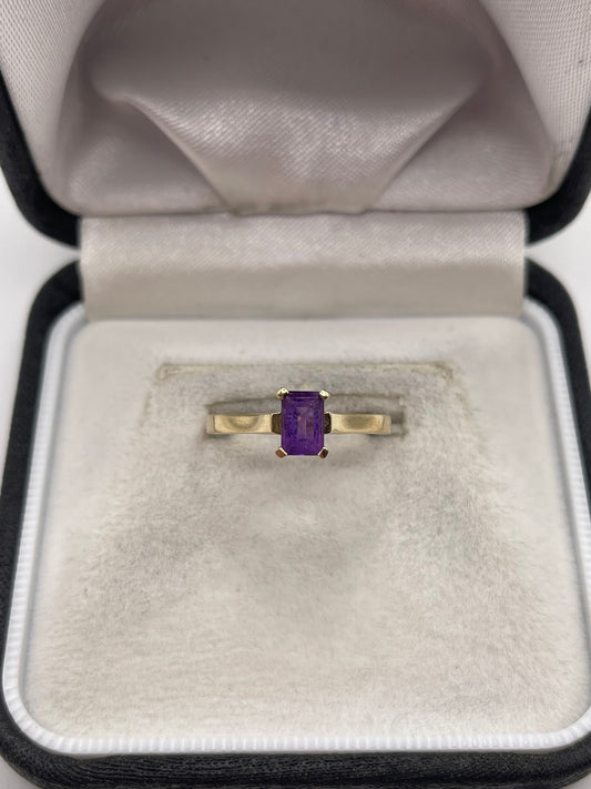 9ct gold amethyst ring