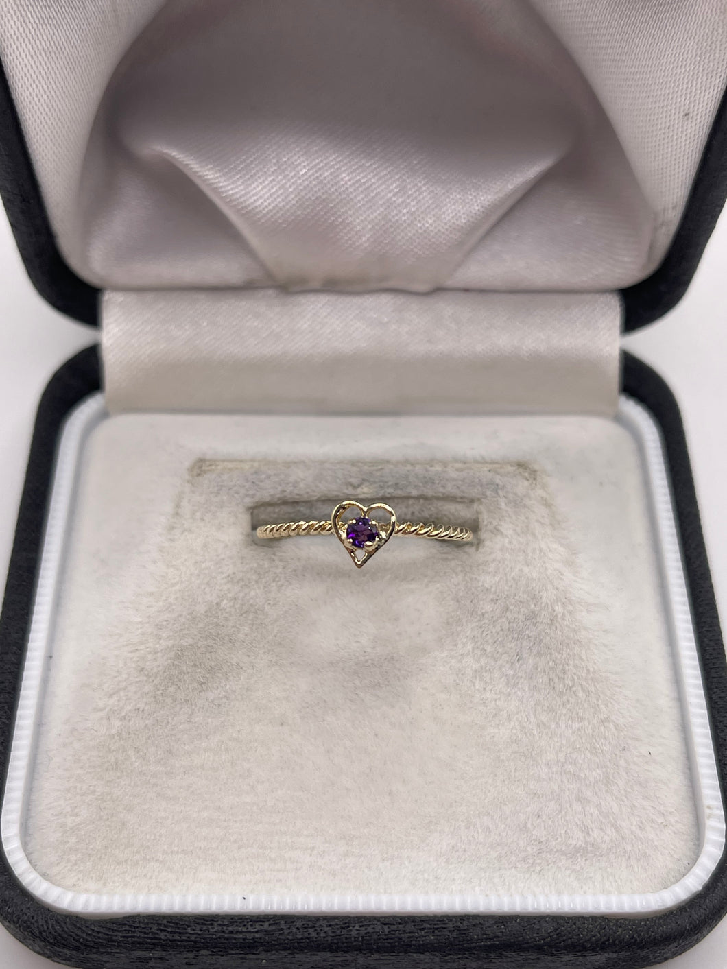 9ct gold amethyst heart ring