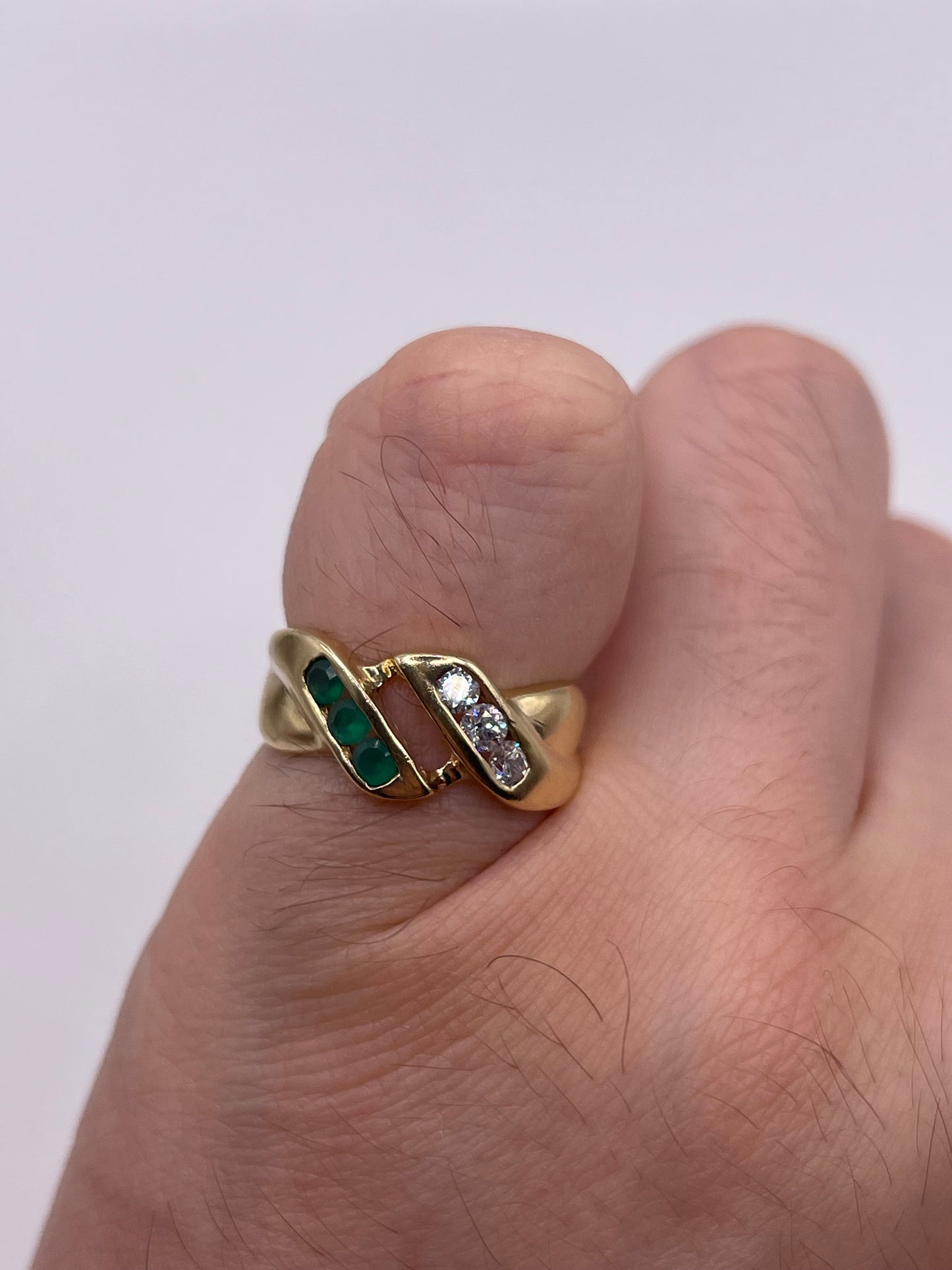 9ct gold green agate and cz ring