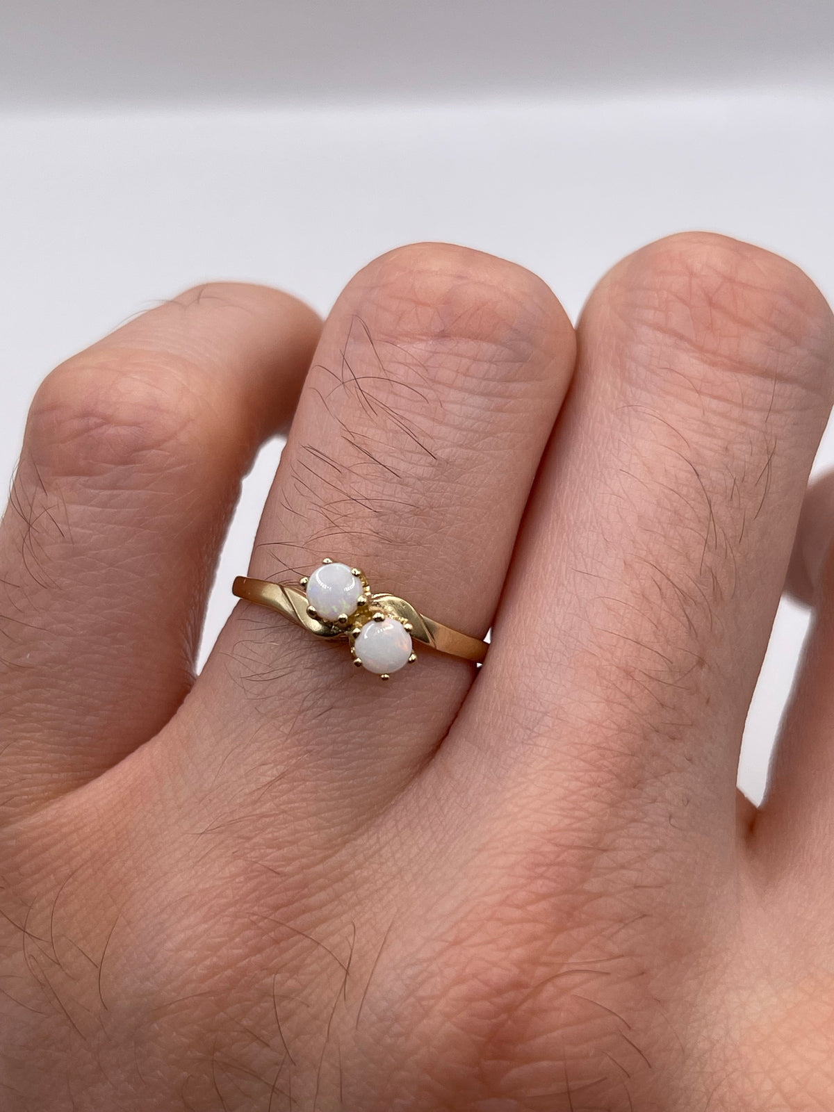9ct gold opal ring