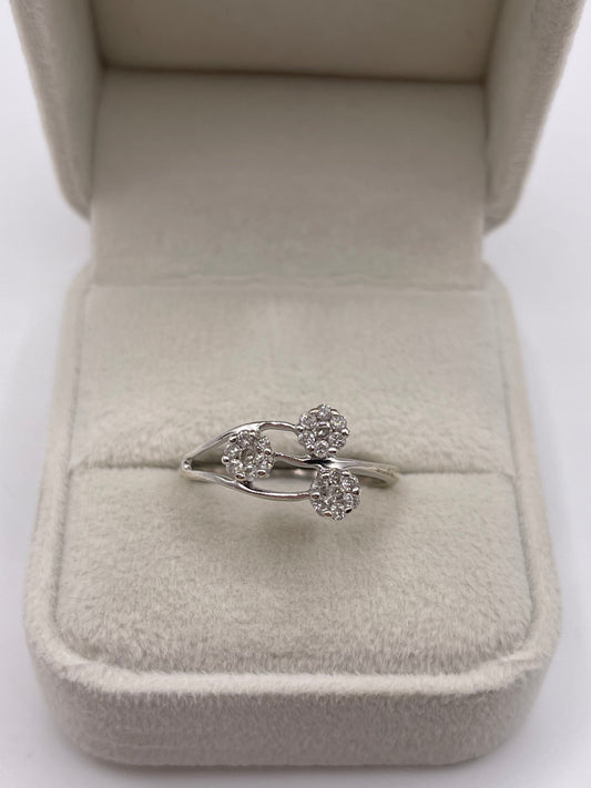 9ct white gold diamond cluster ring