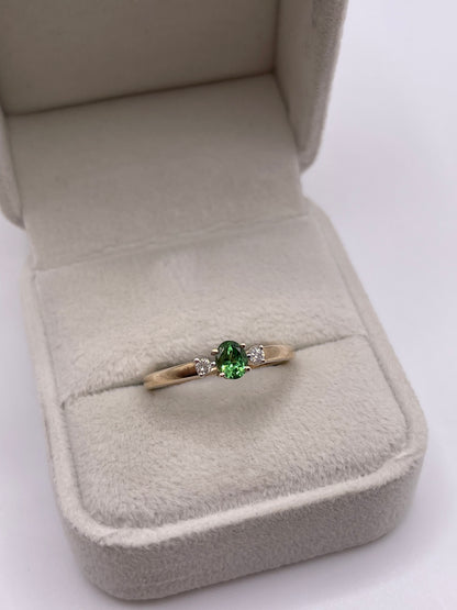 9ct gold tsavorite garnet and diamond ring