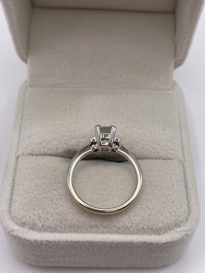9ct white gold aquamarine and diamond ring