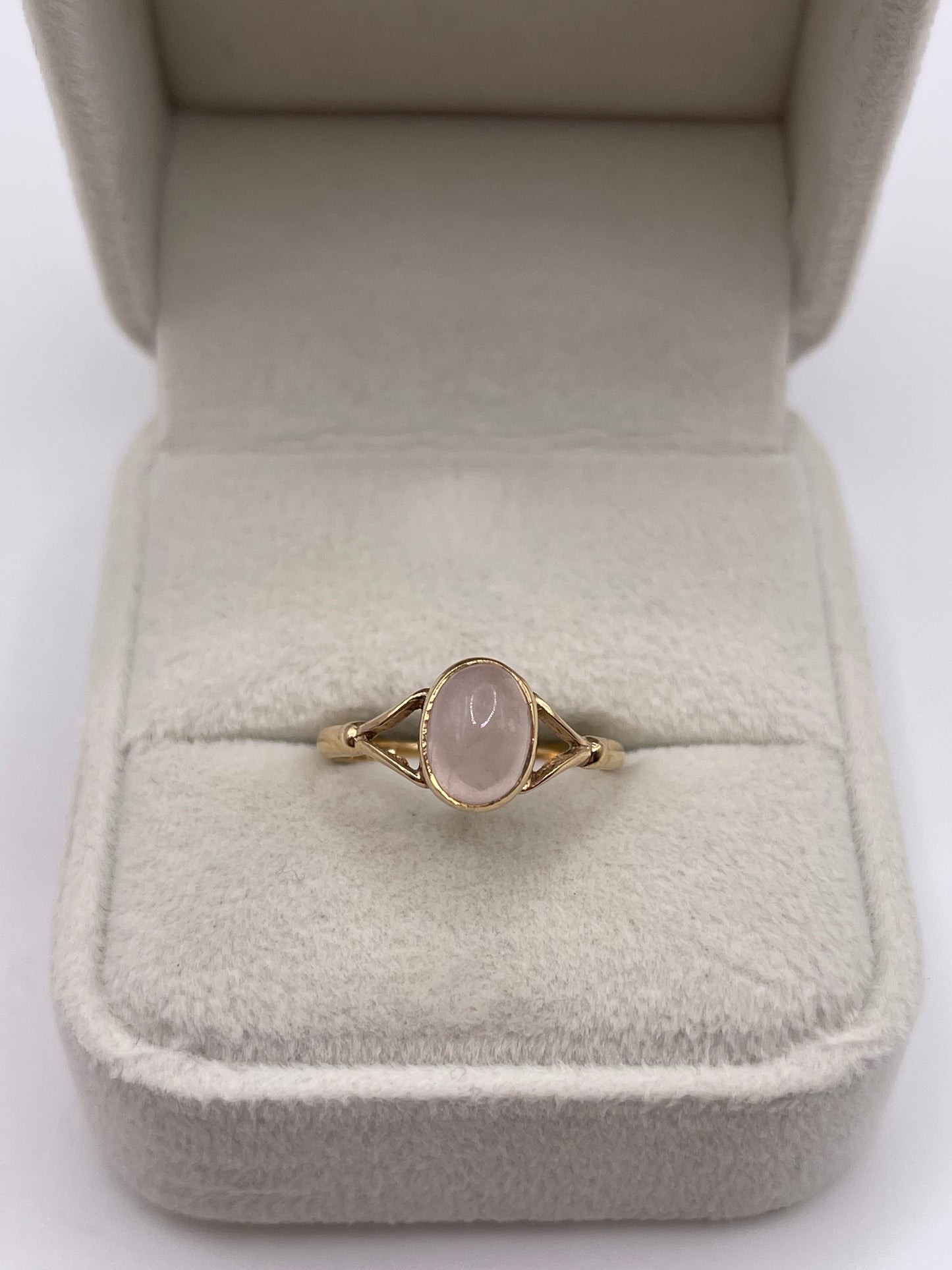 9ct gold rose quartz ring