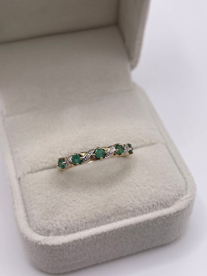 9ct gold emerald and diamond ring