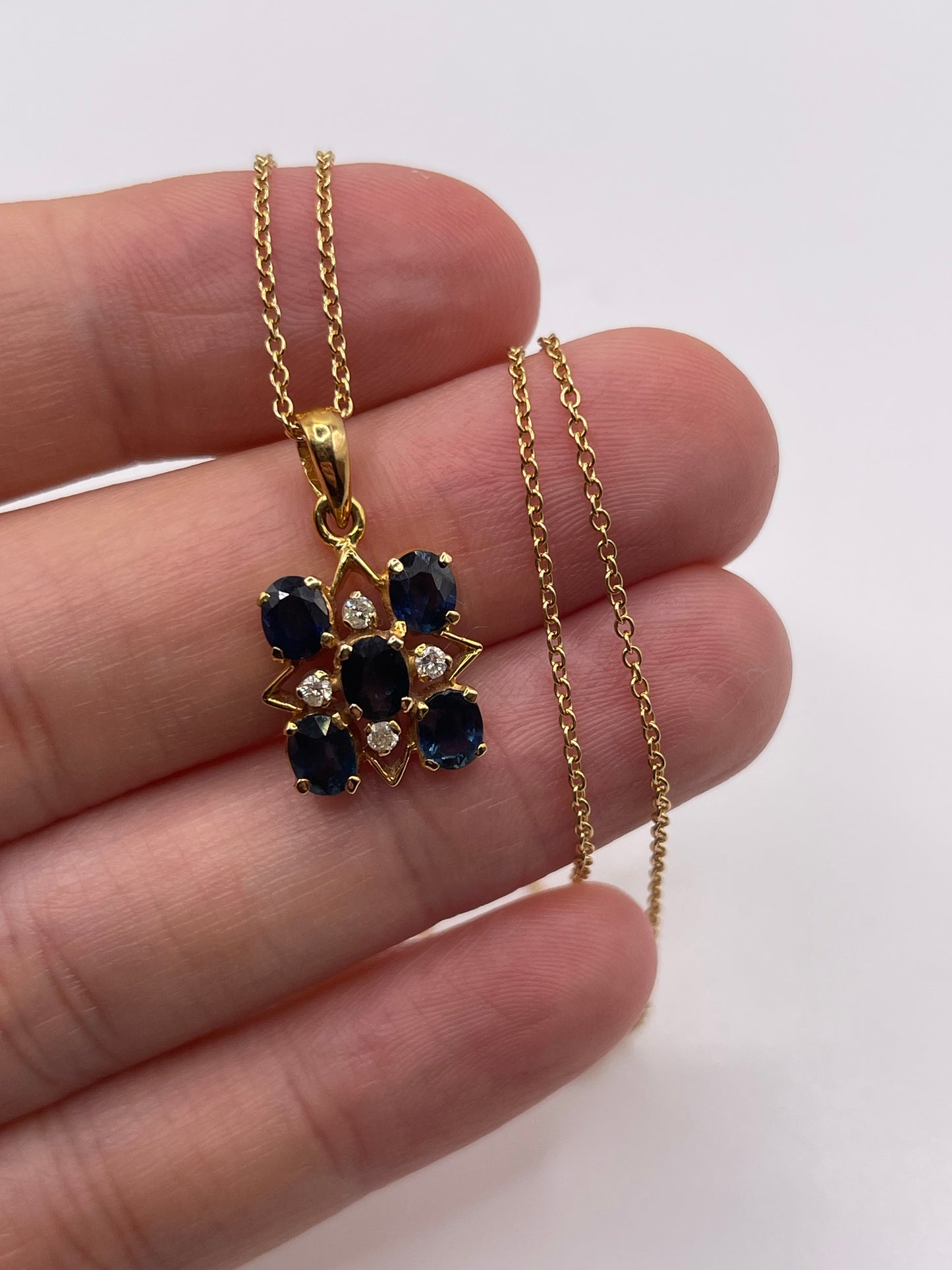 18ct gold sapphire and diamond necklace