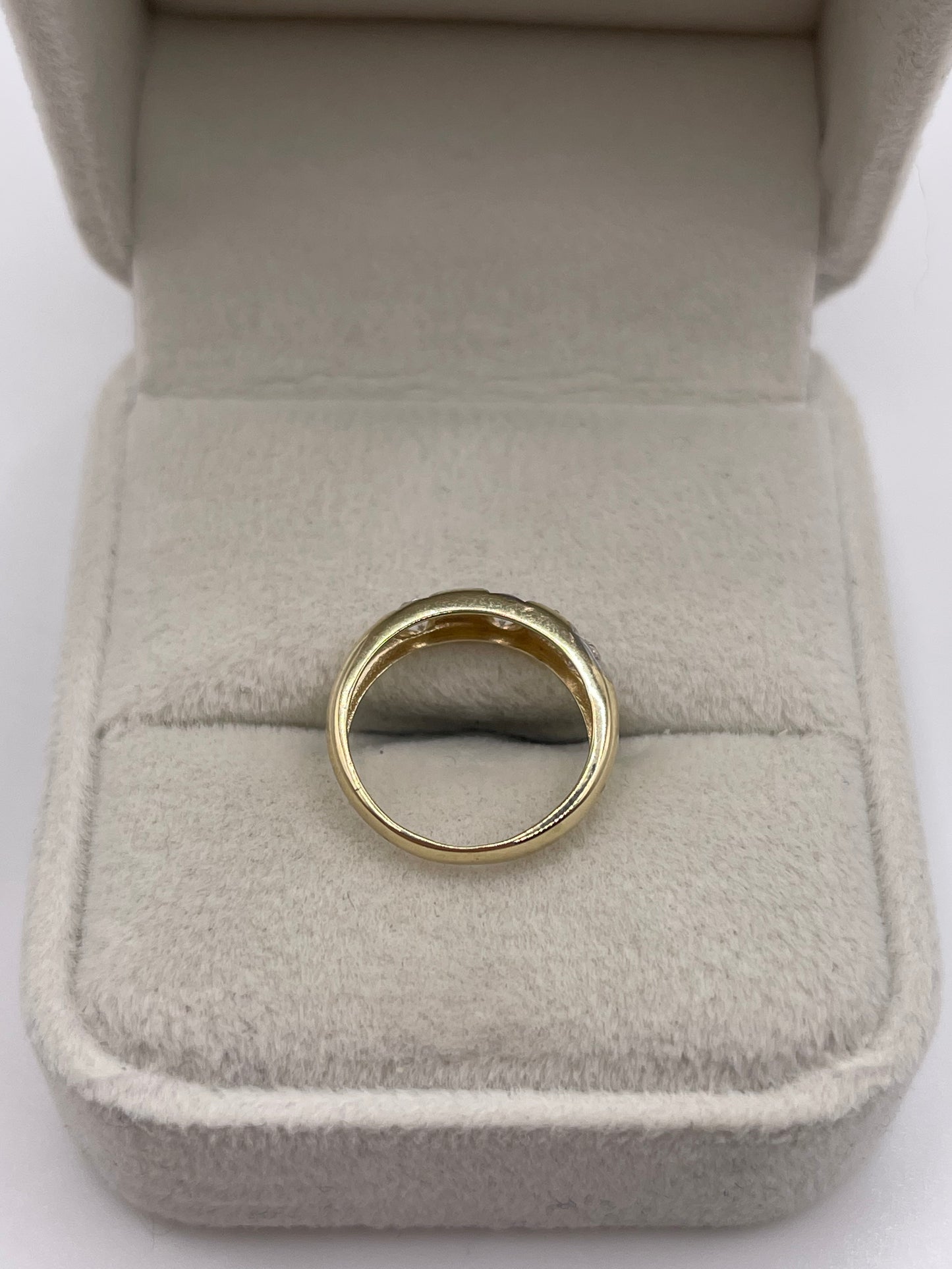 9ct gold cz gypsy ring