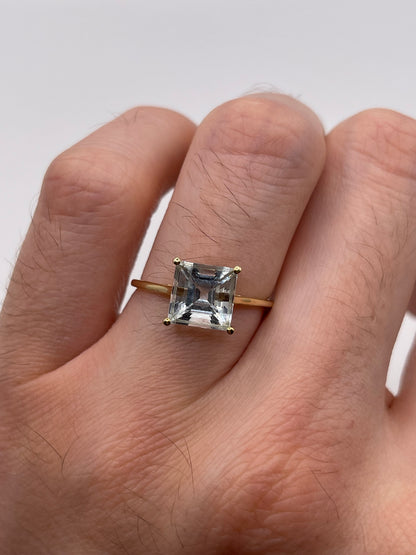 9ct gold aquamarine ring