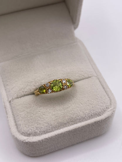 18ct gold peridot and diamond ring