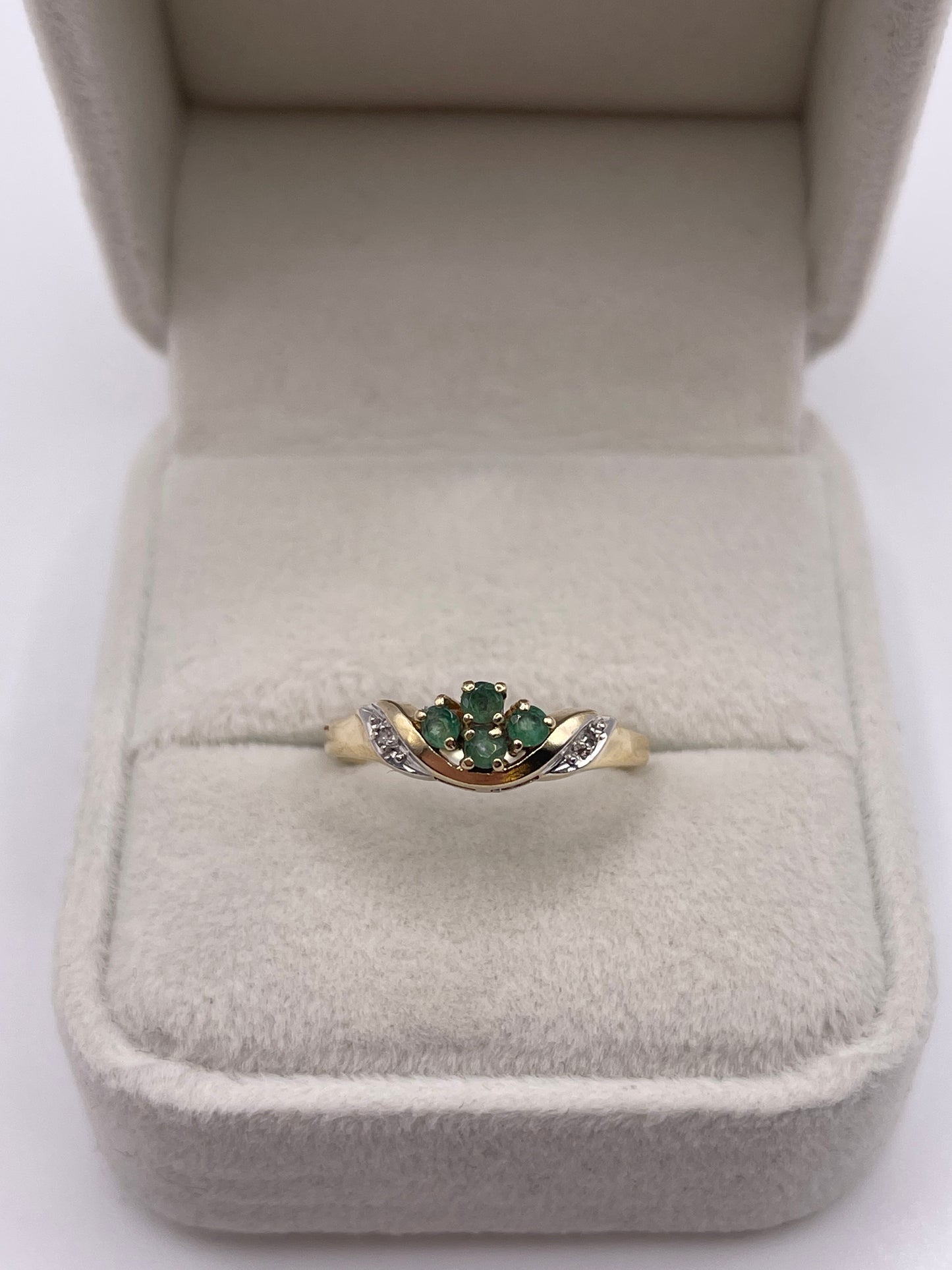 9ct gold emerald and diamond ring