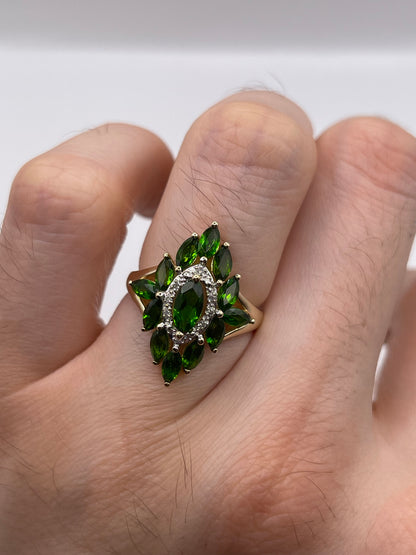 9ct gold diopside and diamond ring