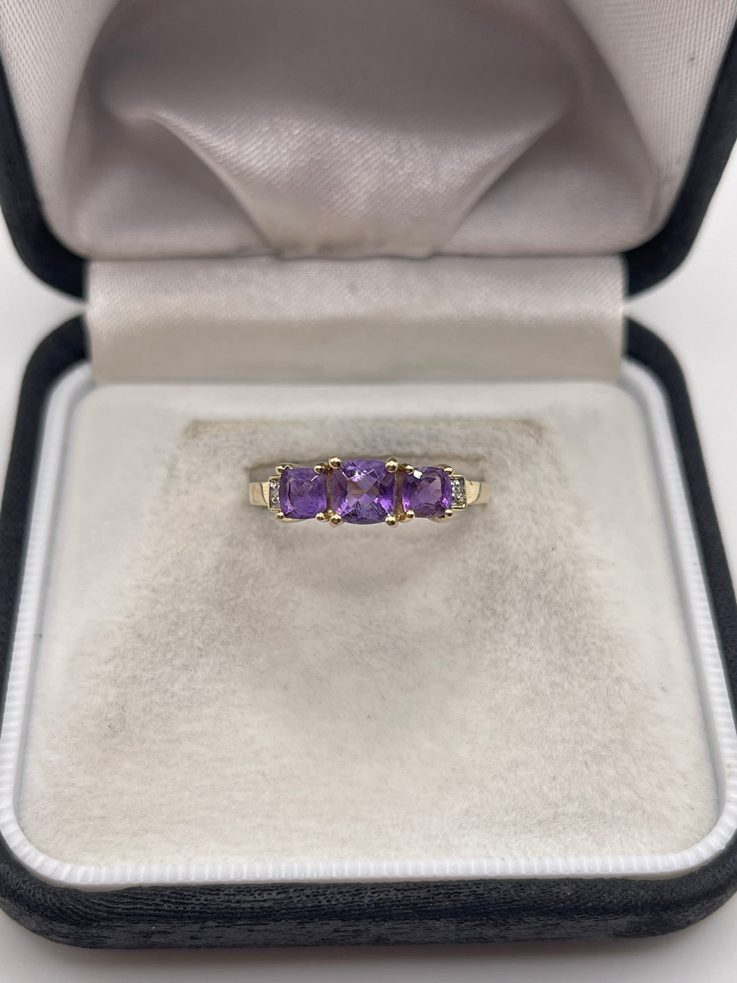 9ct gold amethyst and diamond ring