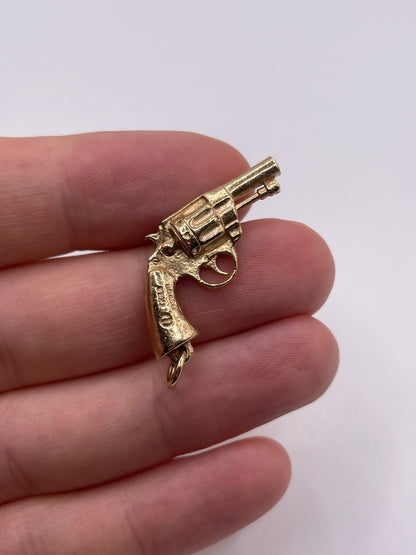 9ct gold pistol charm