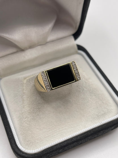 9ct gold onyx and diamond ring