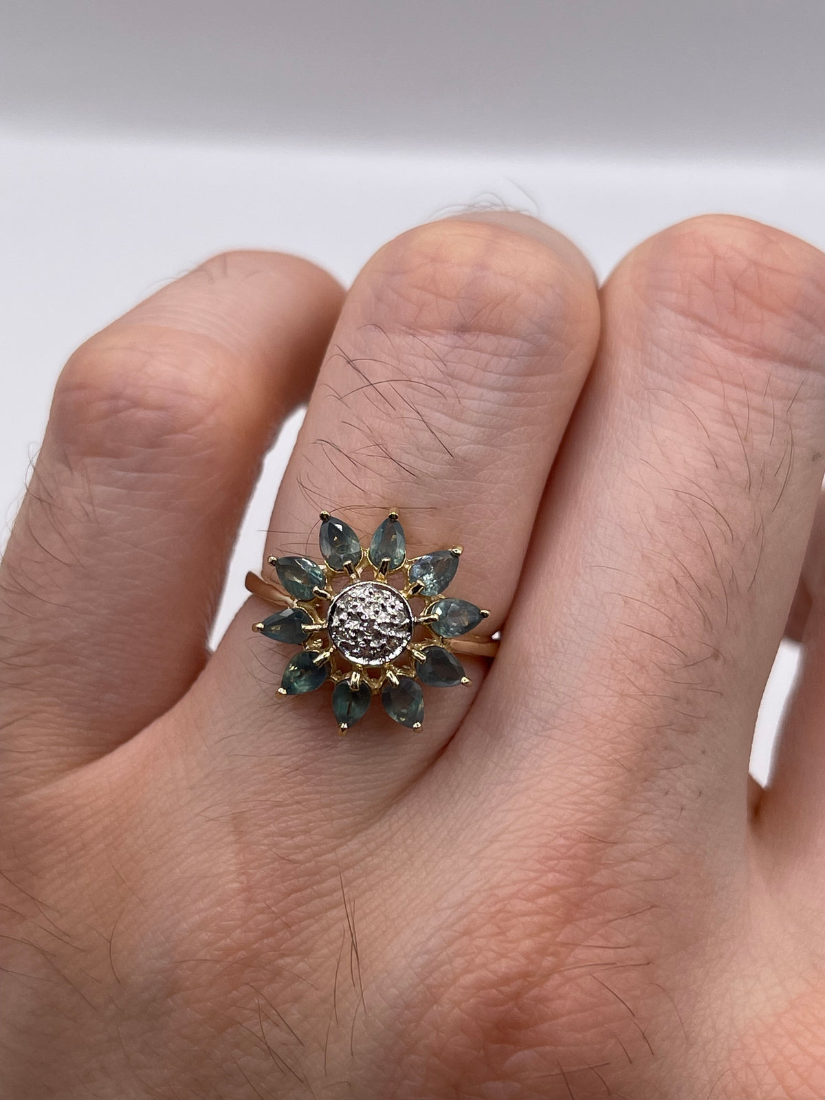 9ct gold alexandrite and zircon ring
