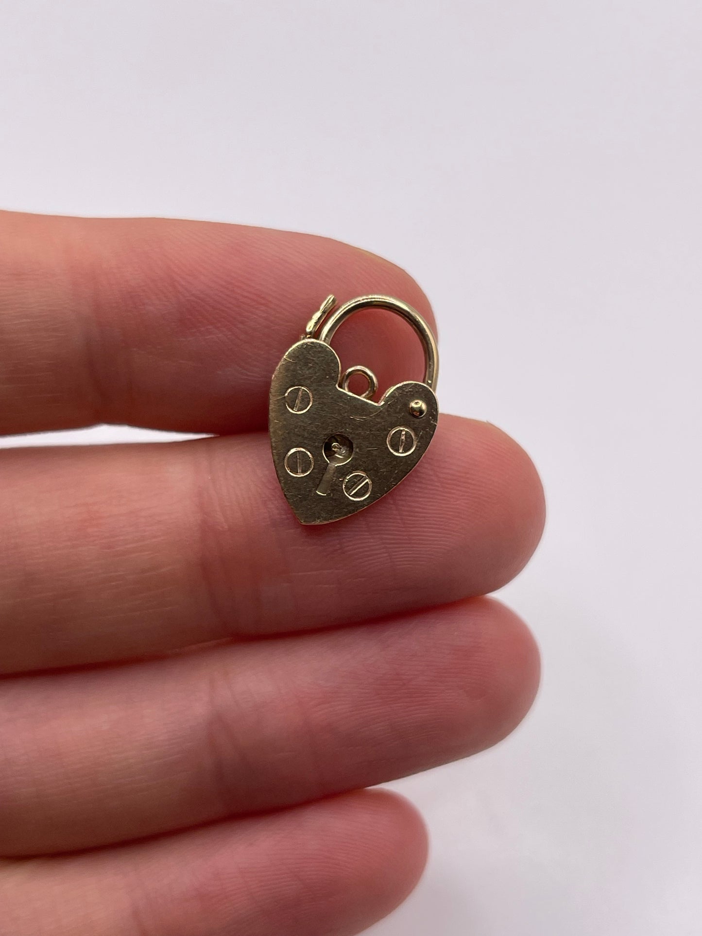 9ct gold padlock 6