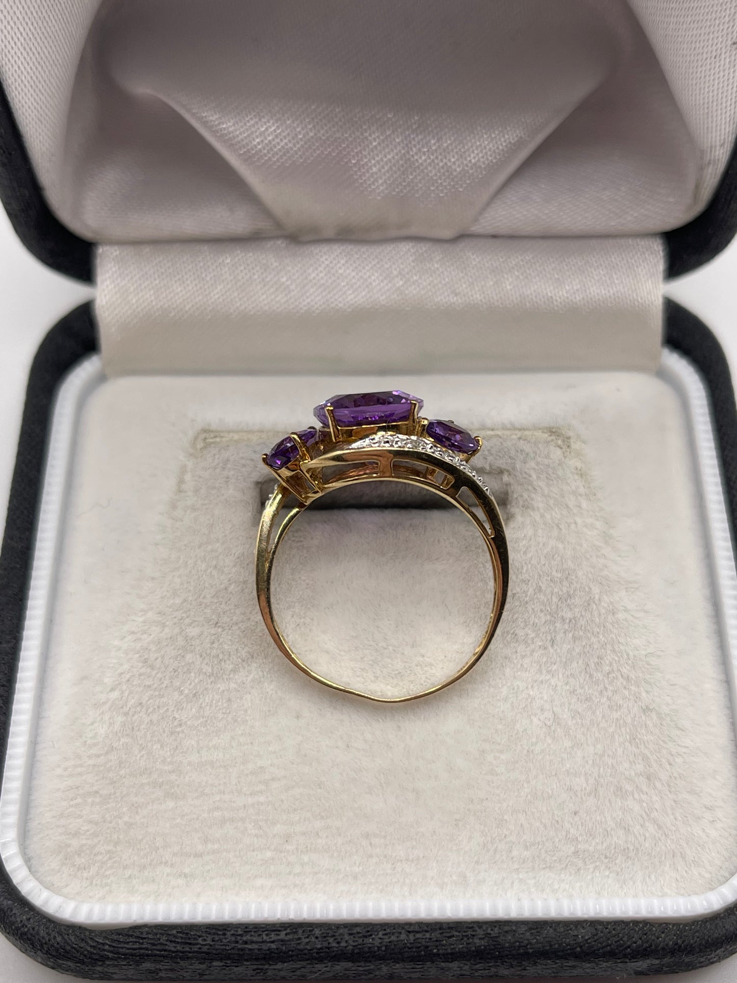 9ct gold amethyst and diamond ring