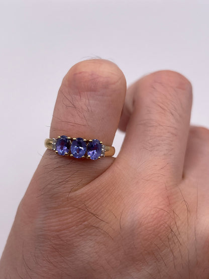 9ct gold tanzanite and diamond ring