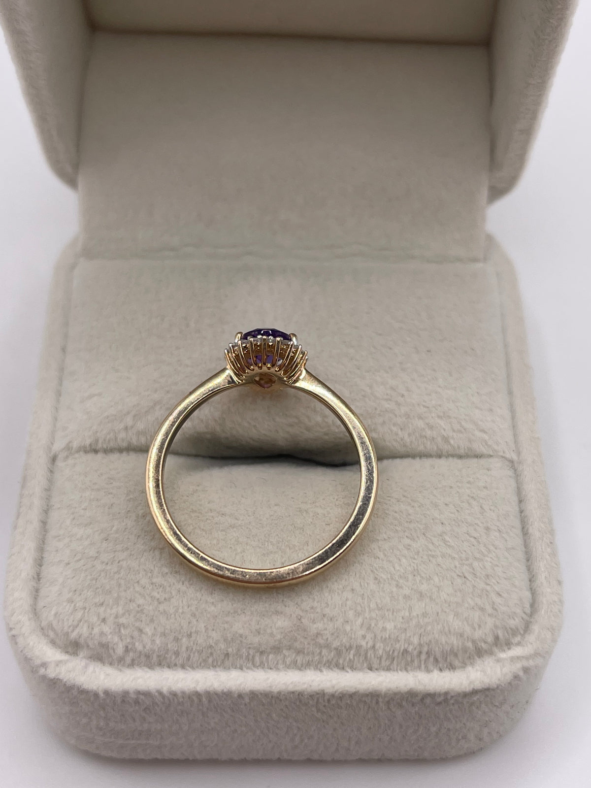 9ct gold amethyst and diamond ring