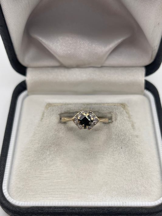 9ct gold sapphire and diamond ring