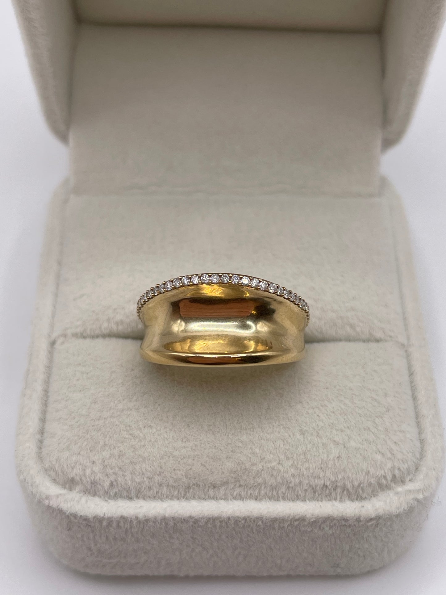 9ct gold diamond ring