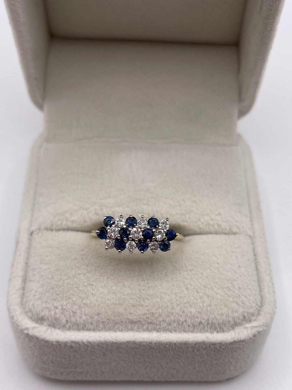 18ct gold sapphire and diamond ring
