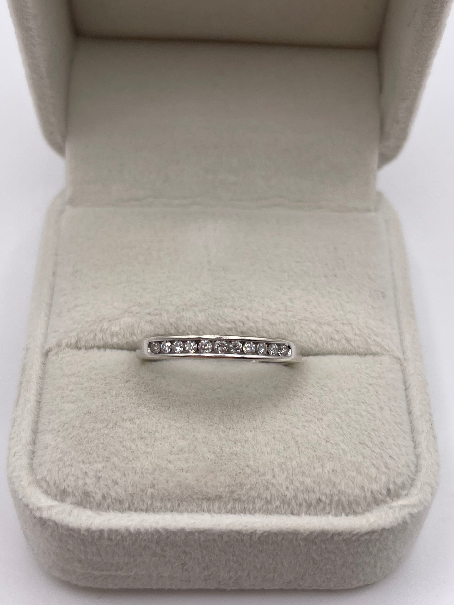 9ct white gold diamond ring