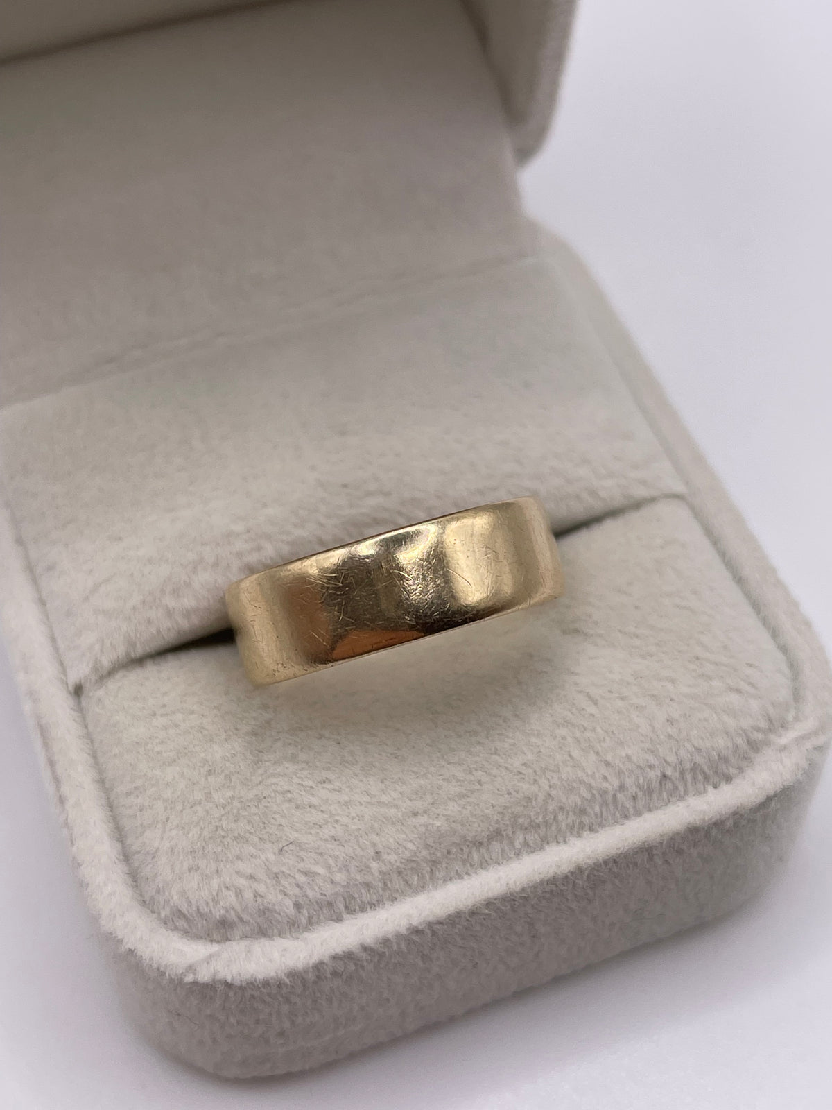 9ct gold band