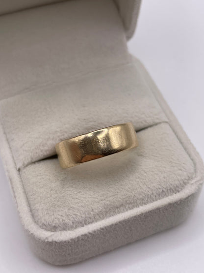 9ct gold band
