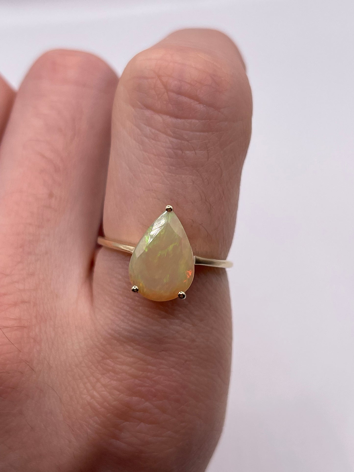 9ct gold opal ring