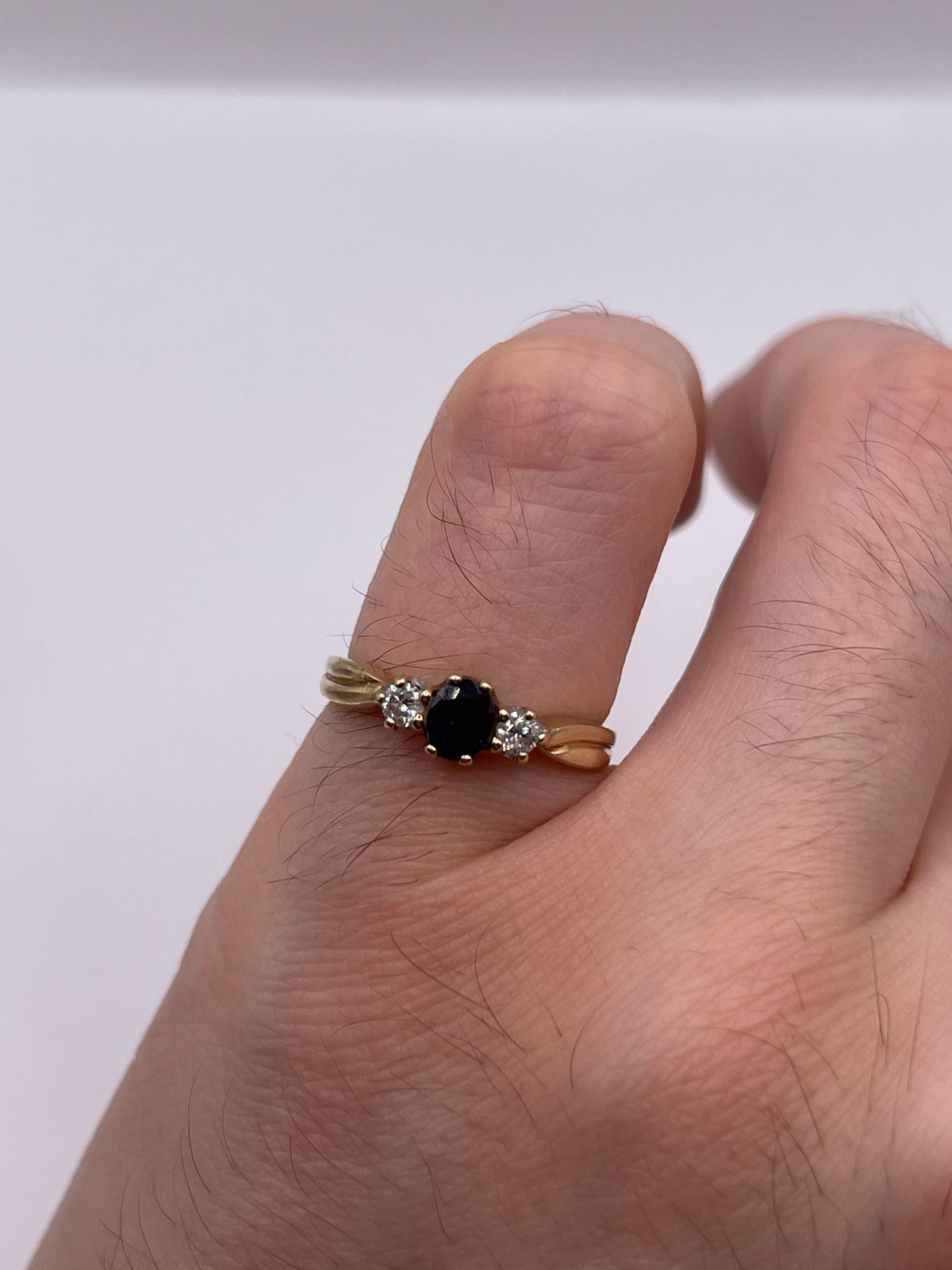 9ct gold sapphire and diamond ring