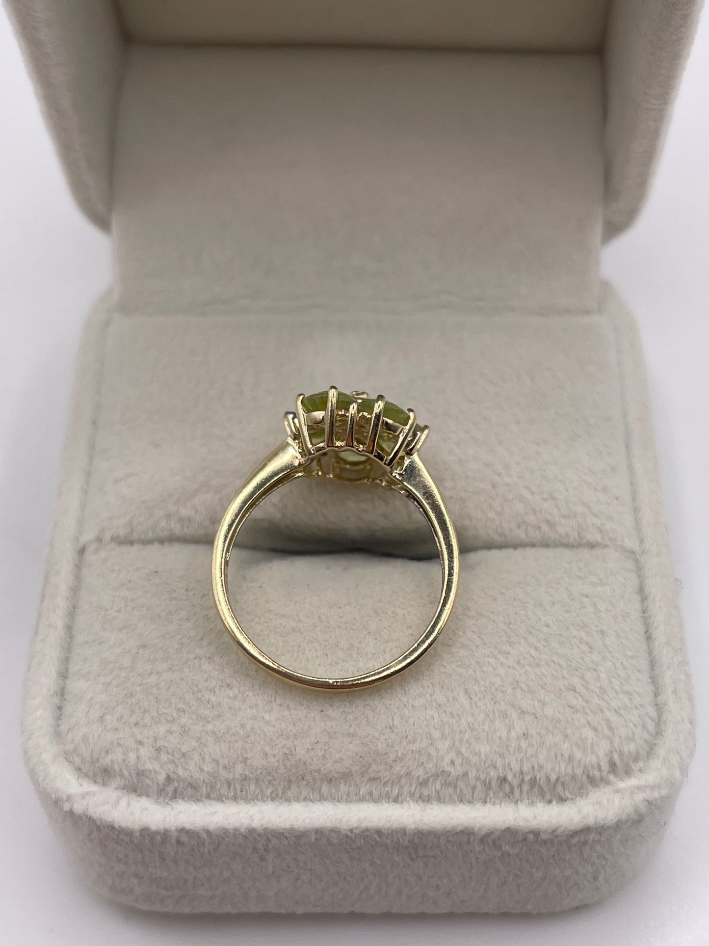 9ct gold sphene and diamond ring