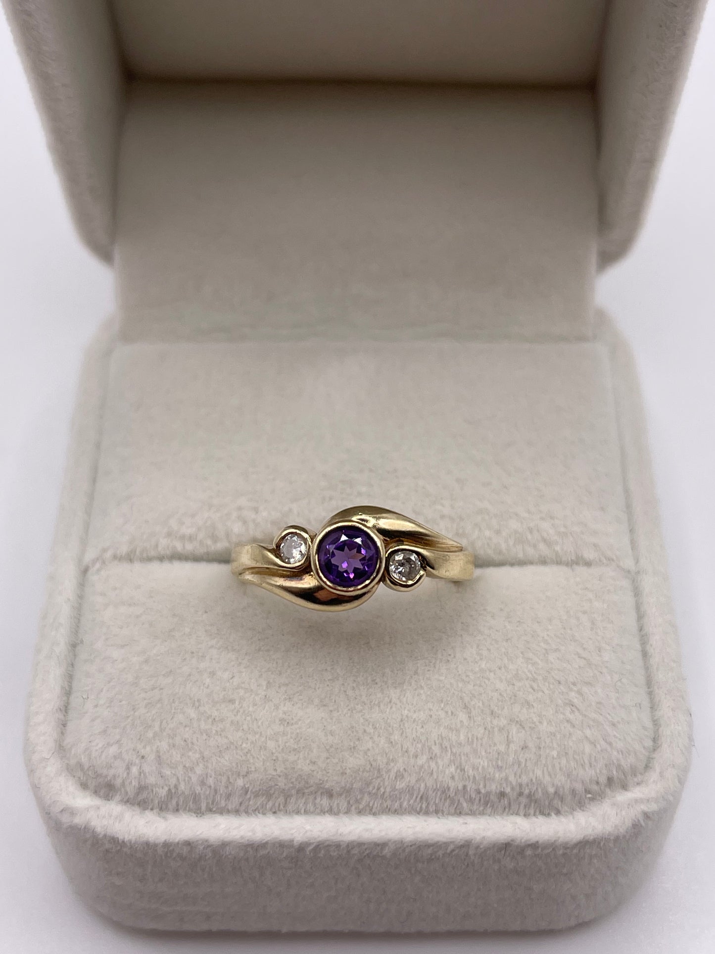 9ct gold amethyst and diamond ring