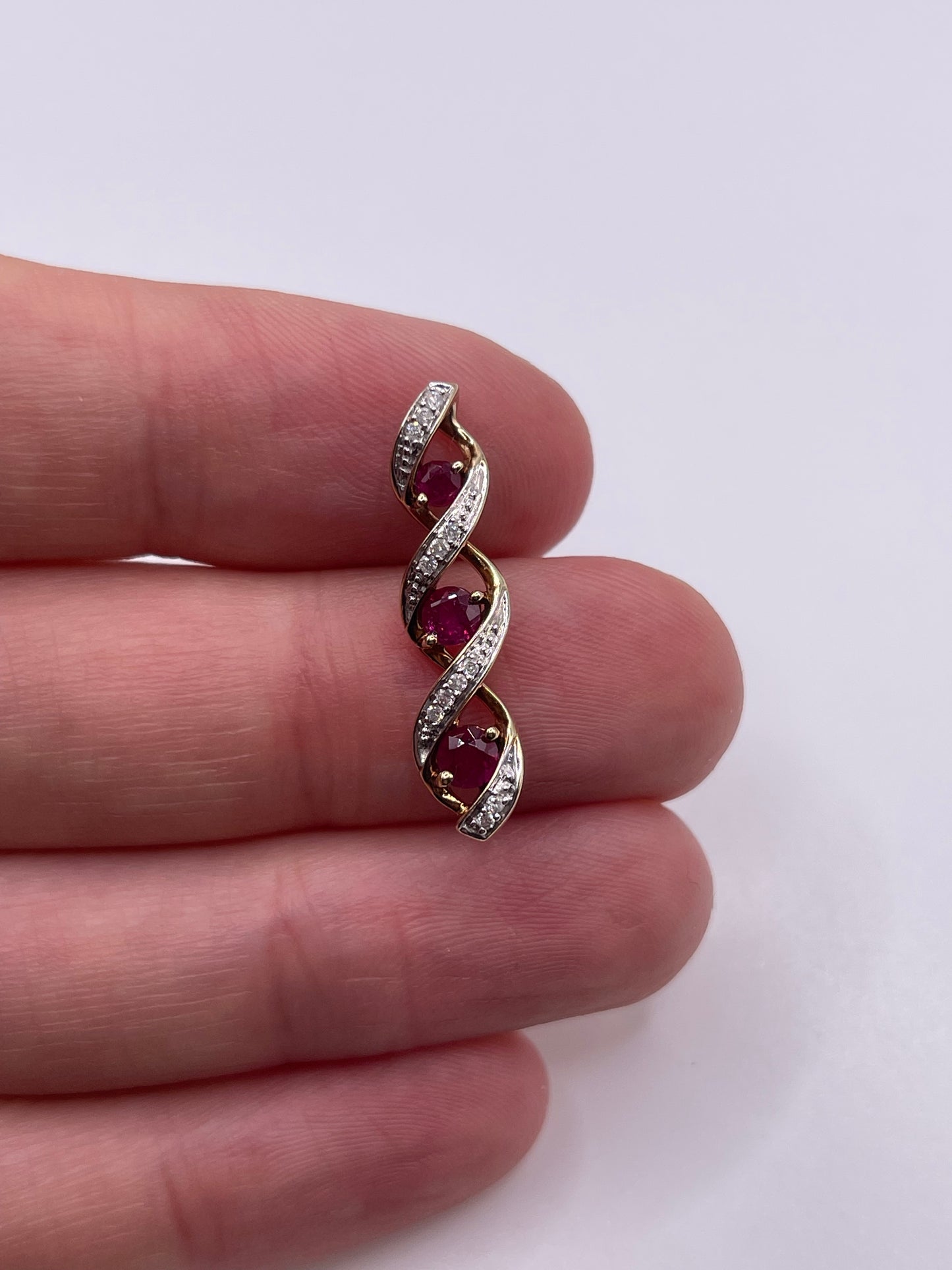 9ct gold ruby and diamond pendant