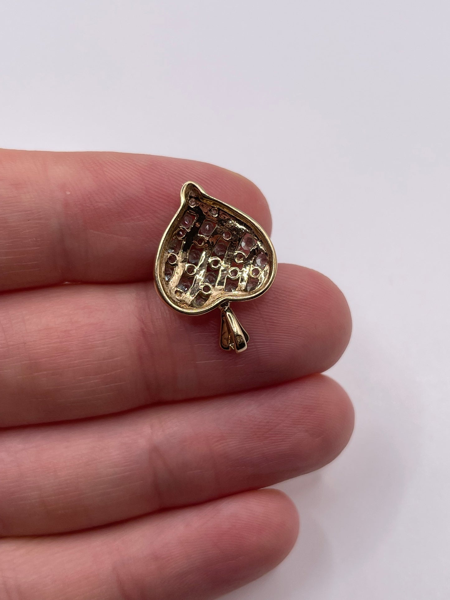 9ct gold quartz and diamond heart pendant